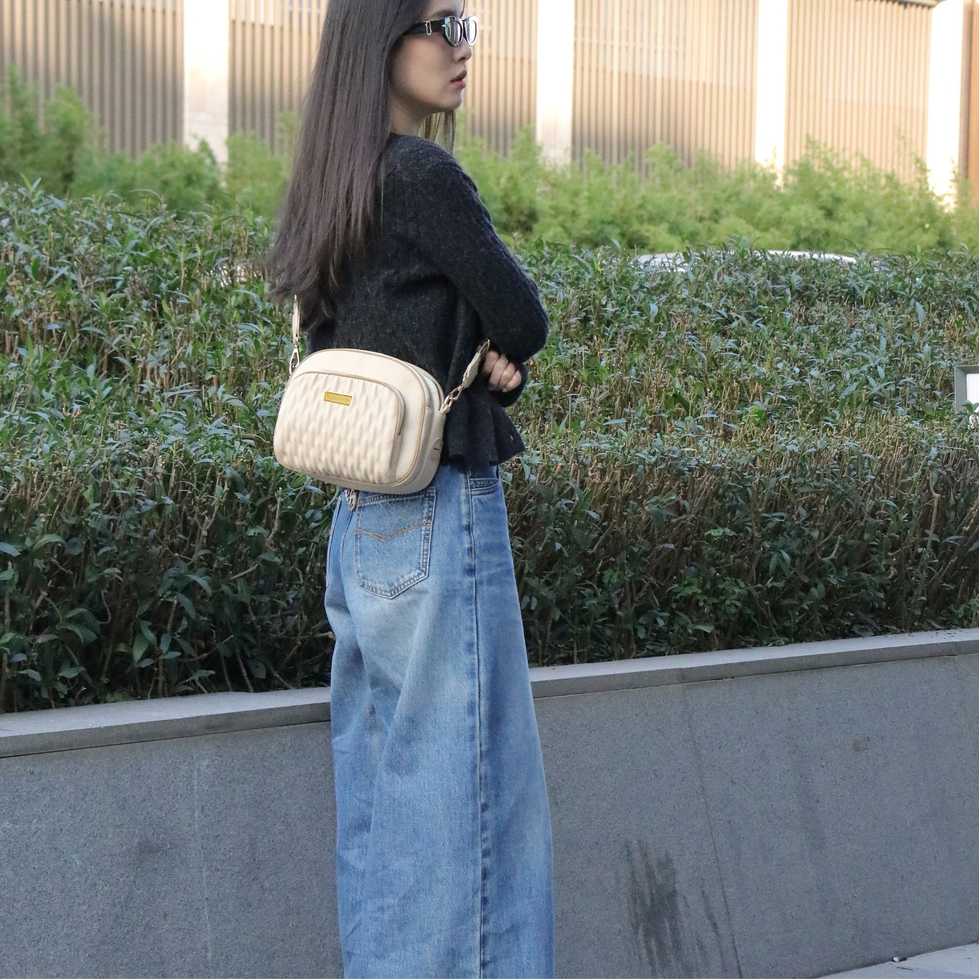 Sac à bandoulière pour promener son chien – Élégant et pratique pour toutes les mamans de chiens | Bobotails