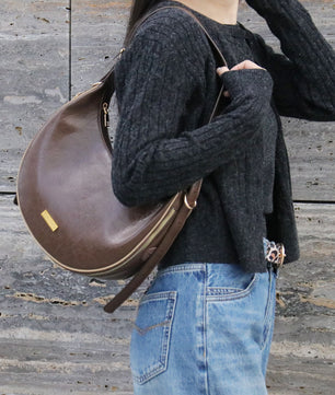 Sac Crescent – Élégant sac à bandoulière incurvé pour les mamans d'animaux stylées | Bobotails